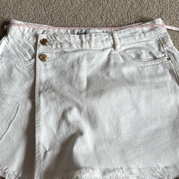 Zara White Skorts with Distressed Hem - Picture 5 of 5